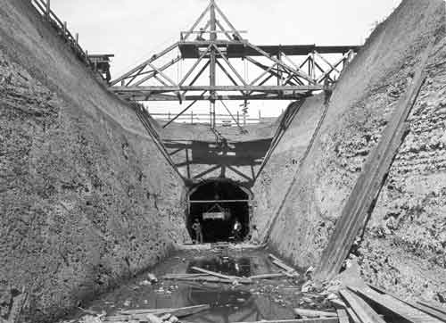 Construction of the tunnel on the A Canal just downstream from the Link River headgates.